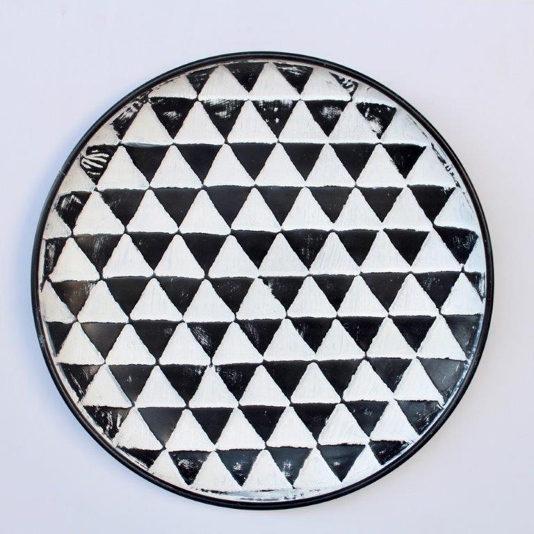 Medium Black & White Plate